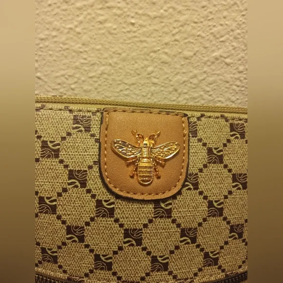 ("ALREADY GONE") CROSSBODY PURSE - Picture 3 of 11